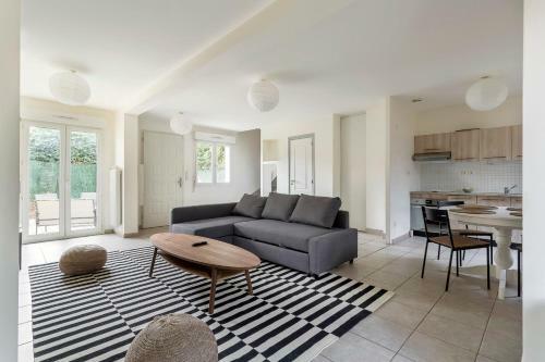 Maison Saint Bonnet De M�re Proche De L'eurexpo