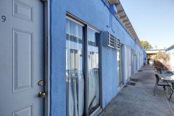 Pavilions Motel