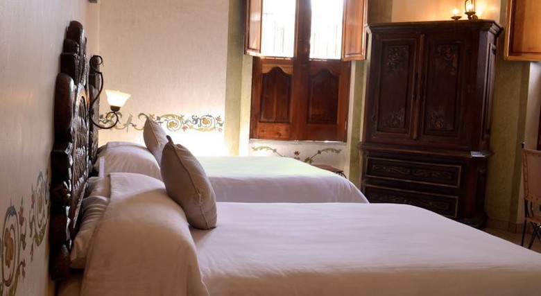 Los Pilares Hotel