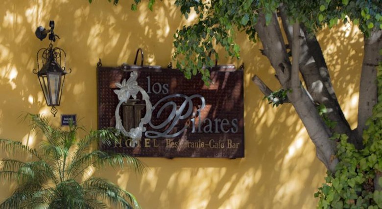Los Pilares Hotel