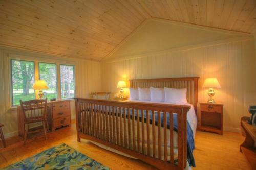 Hotel Spruce Point Inn Resort And Spa