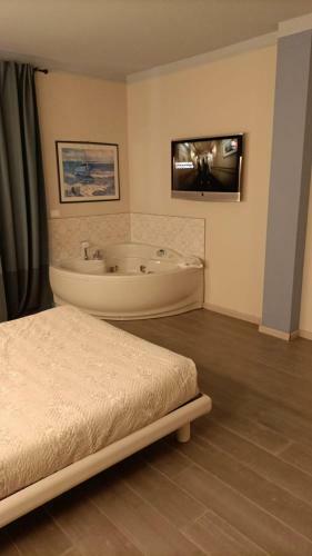 Garda Fantasy Apartment - Jacuzzi