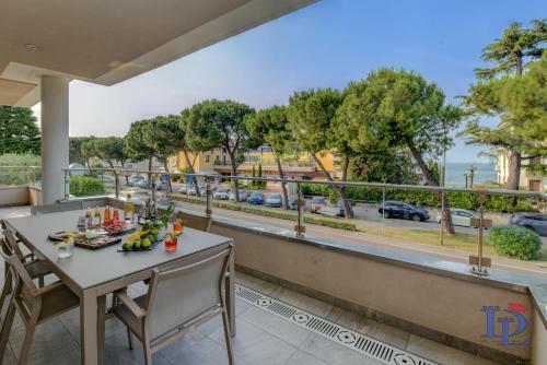 Apartamento Desenzanoloft Oscar Luxury Suite