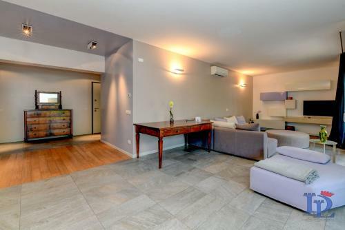 Apartamento Desenzanoloft Oscar Luxury Suite