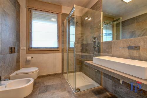 Apartamento Desenzanoloft Oscar Luxury Suite