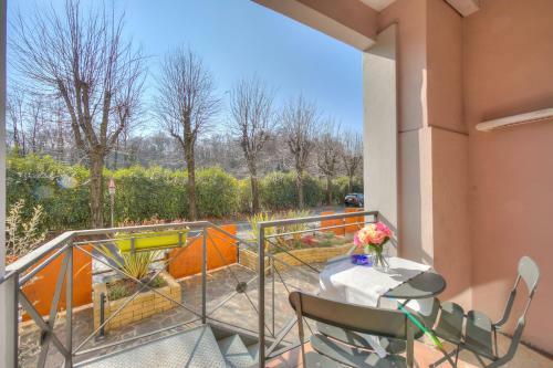 Yellow, Orange, Blue Apartments Desenzano