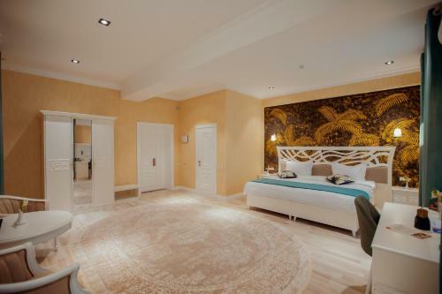 Silk Road Empire Hotel
