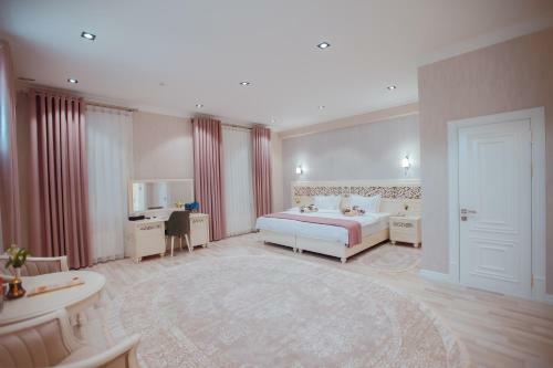 Silk Road Empire Hotel