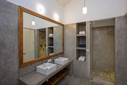 Nilwella Palms - Fabulous Beachfront Villa