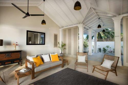 Nilwella Palms - Fabulous Beachfront Villa