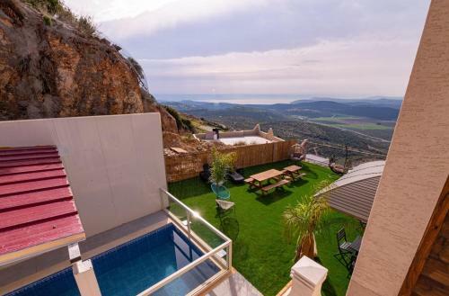 Blue Lake Luxury Villa For Families