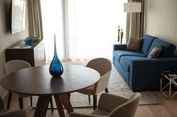 Aparthotel Suytes Business Studios