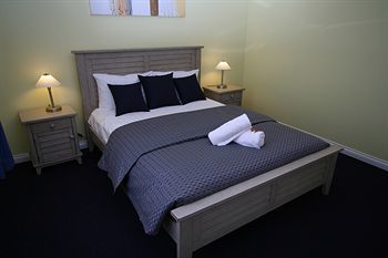 Hamilton Town House Motel