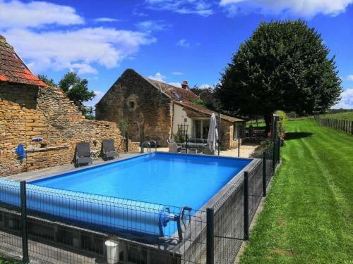 Characterful 3-bed House In Saint-ythaire
