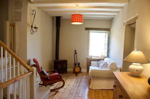 Characterful 3-bed House In Saint-ythaire