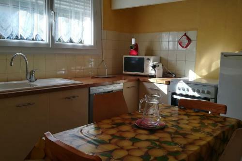 Maison Jardin Priv�e Avec Commerces 10 Mns A Pied