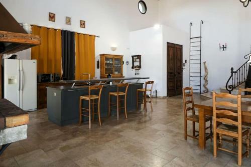 Villa Mas De La Ronci�re