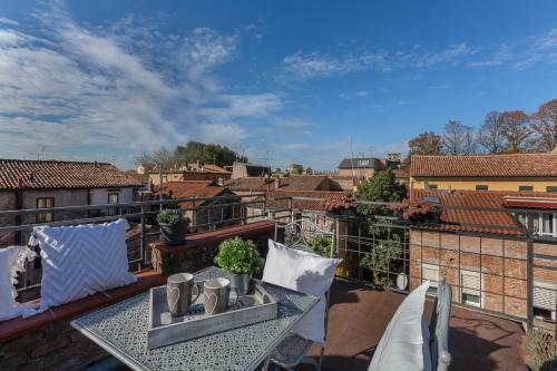 Ferrara Duplex Terrace Apartment X4