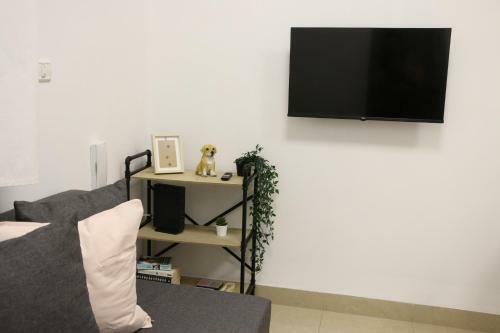 Chic And Comfortable Apartment In Downtown