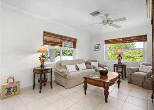 Hut Pointe #4 By Eleuthera Vacation Rentals
