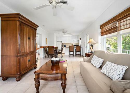 Hut Pointe #4 By Eleuthera Vacation Rentals