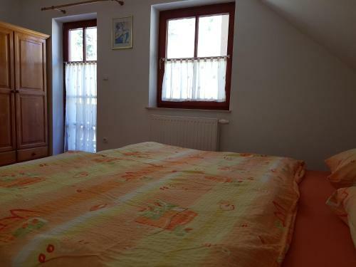 Hostal Vaznik Farm House Apartments