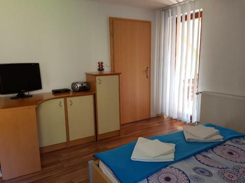 Hostal Vaznik Farm House Apartments