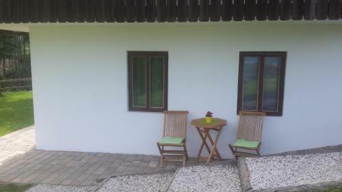 Hostal Vaznik Farm House Apartments