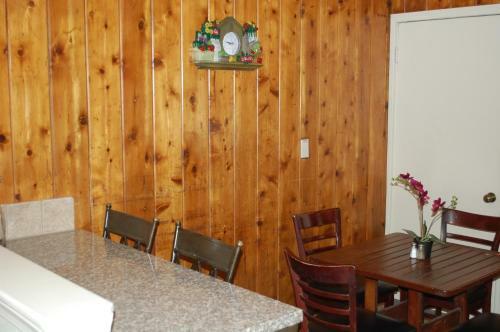 El Rancho Motel