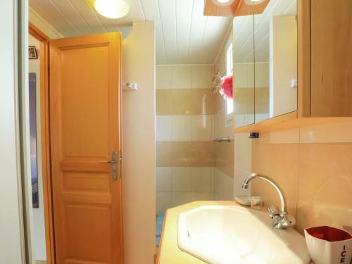 Cozy Holiday Home In Vaison-la-romaine With A Pool
