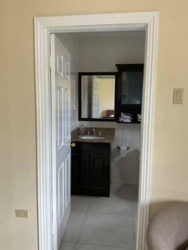 Apartamento Centrally Located 2 Bedroom