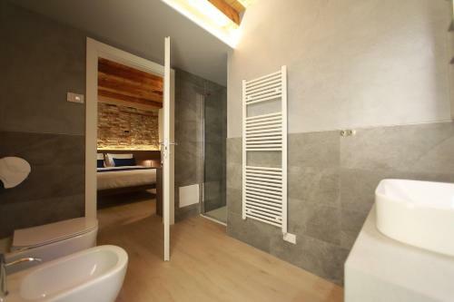 Hostal La Casa In Paese