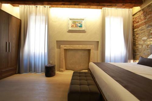 Hostal La Casa In Paese