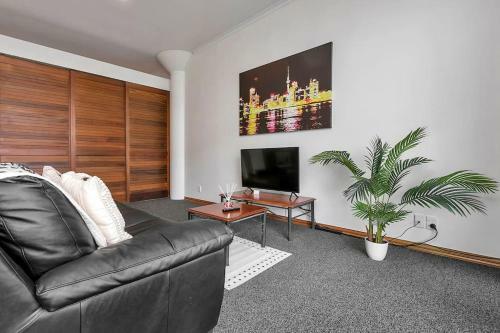 Spacious One Bedroom Apartment On Princes Wharf