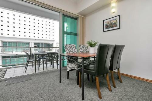 Spacious One Bedroom Apartment On Princes Wharf
