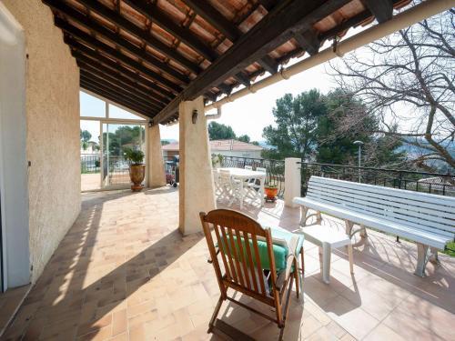 Lovely Villa In Velaux Near The Beach