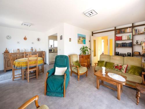 Lovely Villa In Velaux Near The Beach