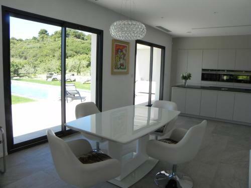 Villa L� M�sange Avec Vue Panoramique