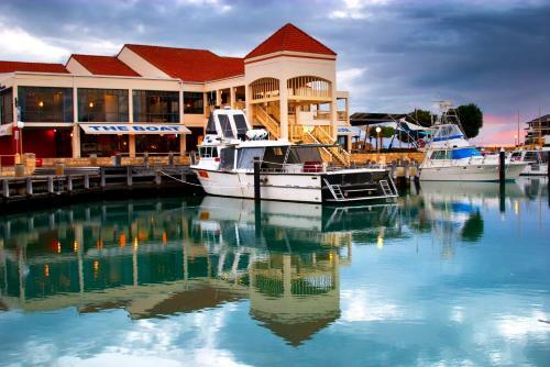Hotel Mindarie Marina