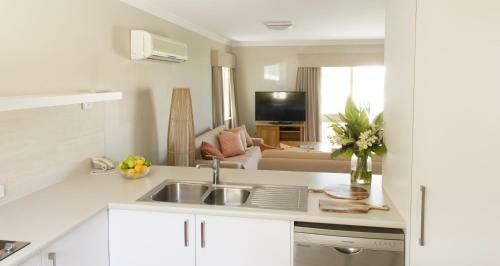 Hotel Mindarie Marina