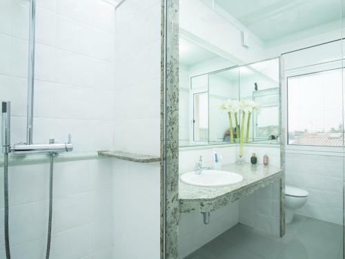 Modern Villa In Les Corts With Pool