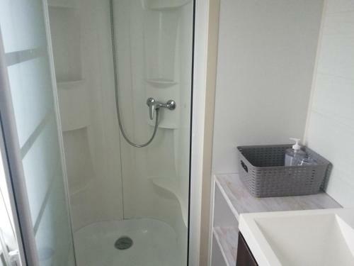Mobile Home - Clim (portable) - Camping 4 �toiles
