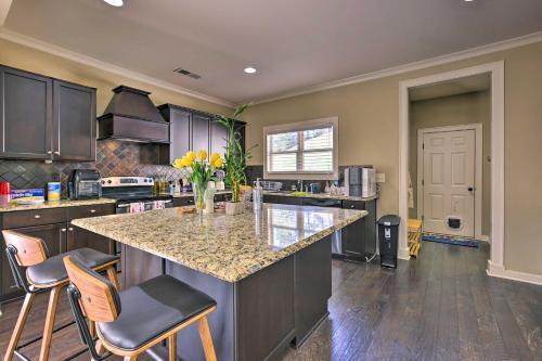 Family Home With Pool Access Near Birmingham!