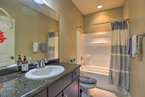 Family Home With Pool Access Near Birmingham!