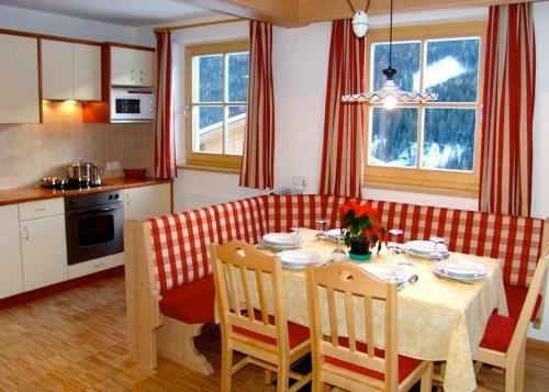 Apartment Contenteza For 6 People - San Cassiano