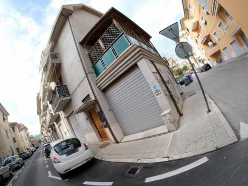 Hostal Oasi 83