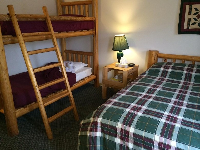 Motel Bear�s Claw Lodge