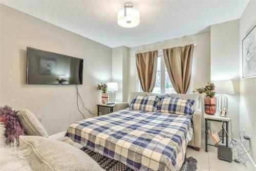 Luxury King Bed Downtown Area Edmonton