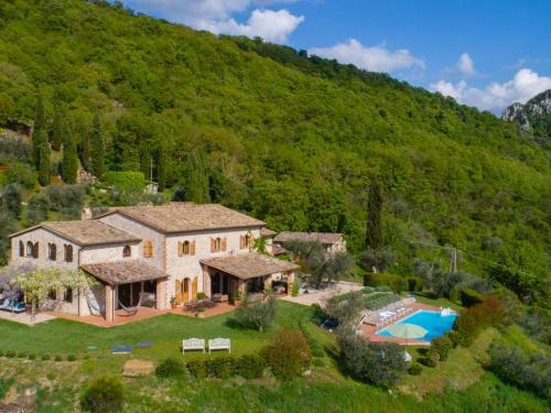 Beautiful Villa In San Giovanni Del Pantano With Pool