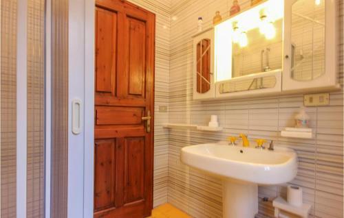 Awesome Home In San Giovanni A Piro With 3 Bedrooms